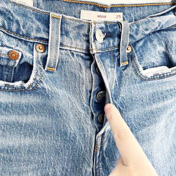 Levi's Premium Wedgie Fit Ankle Jeans in Medium Wash - Picture 6 of 11